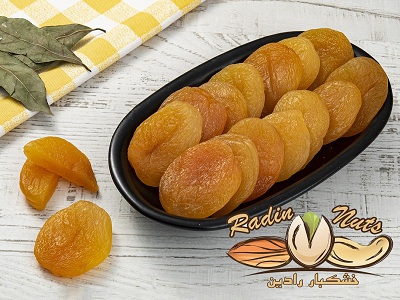 dried pitted apricots
